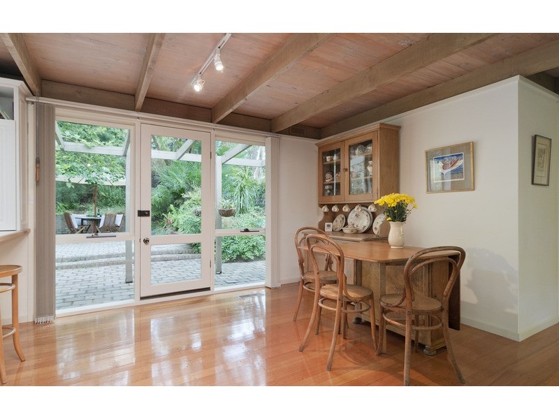21 Heathfield Grove, Montrose VIC 3765