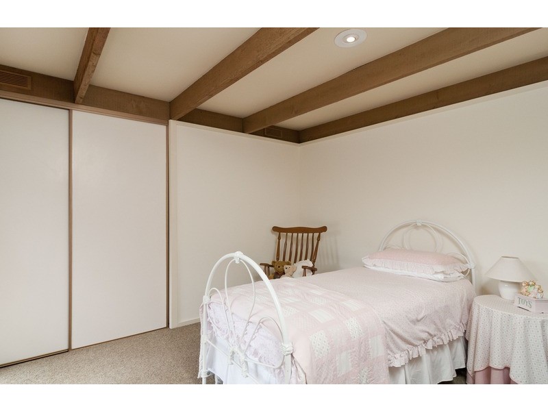 21 Heathfield Grove, Montrose VIC 3765