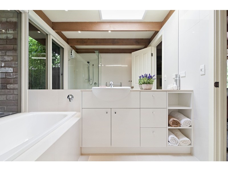 21 Heathfield Grove, Montrose VIC 3765