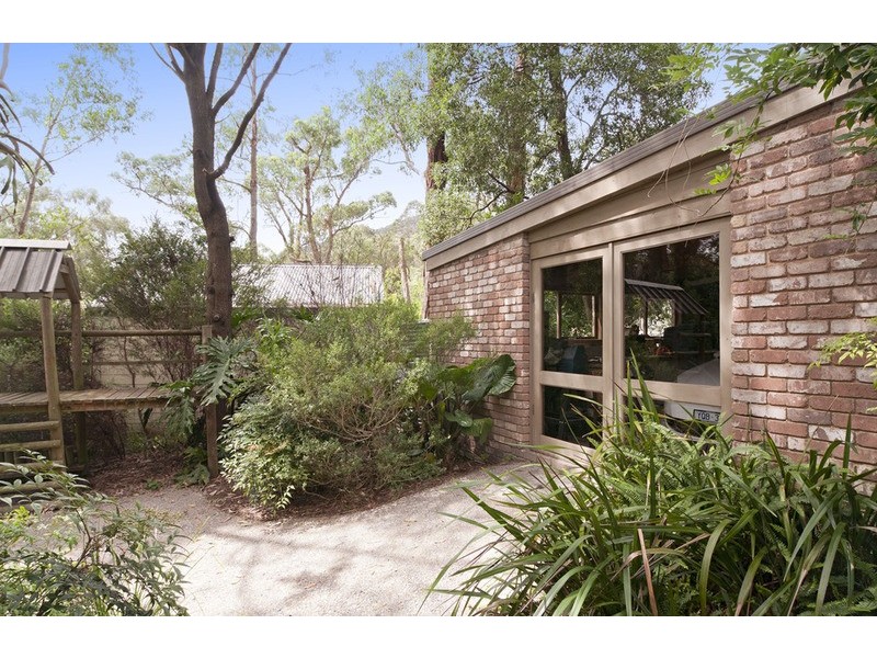 21 Heathfield Grove, Montrose VIC 3765
