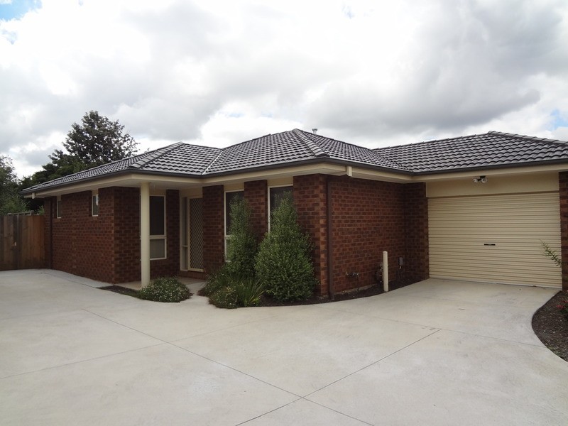 4/5 Forest Way, Kilsyth VIC 3137
