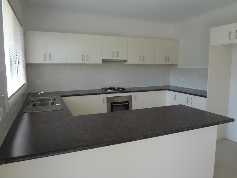 4/5 Forest Way, Kilsyth VIC 3137