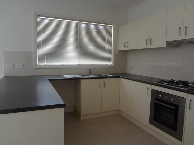 4/5 Forest Way, Kilsyth VIC 3137