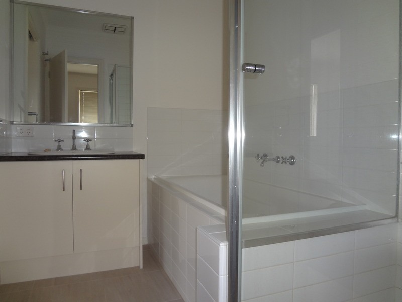 4/5 Forest Way, Kilsyth VIC 3137