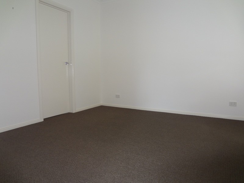 4/5 Forest Way, Kilsyth VIC 3137