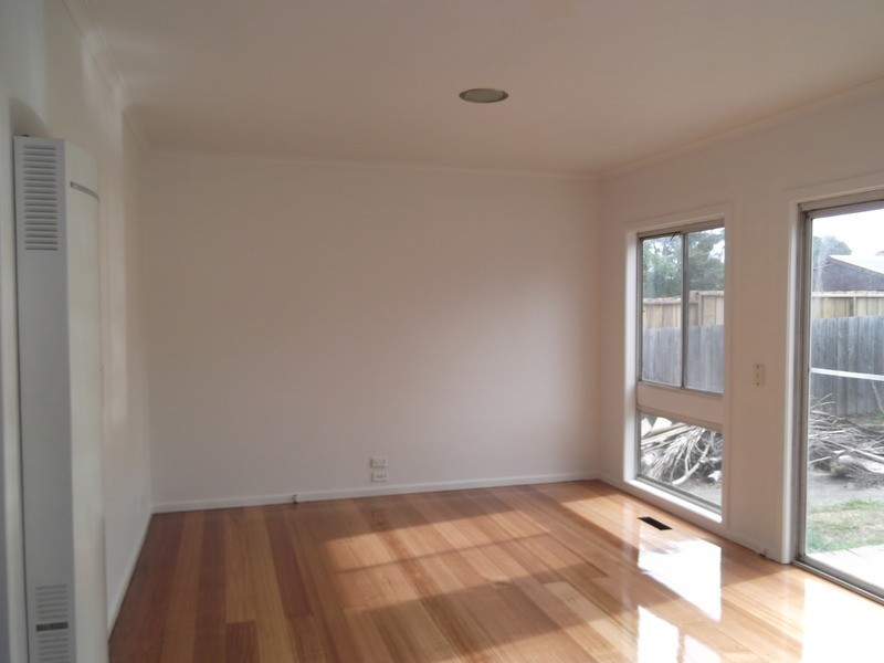 24 Andrew  Street, Mooroolbark VIC 3138