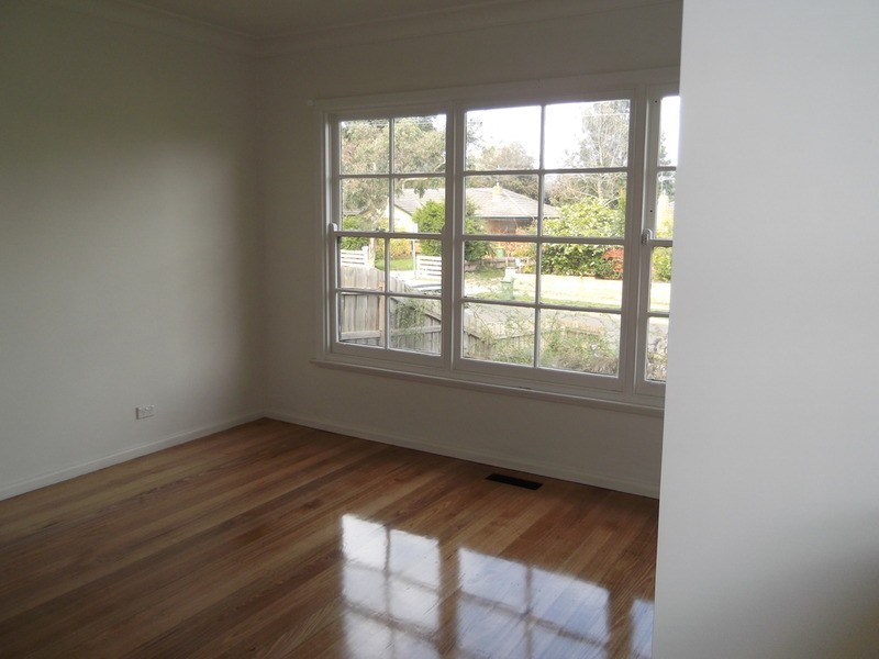 24 Andrew  Street, Mooroolbark VIC 3138