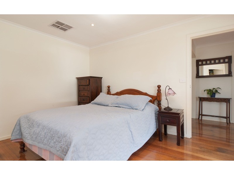 1 Coombah Court, Mooroolbark VIC 3138