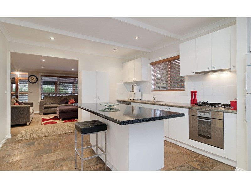 1 Imperial Avenue, Wandin North VIC 3139