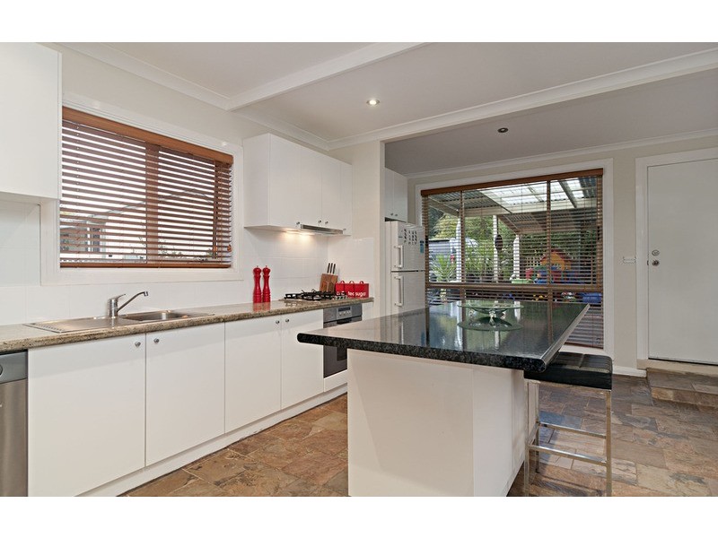 1 Imperial Avenue, Wandin North VIC 3139