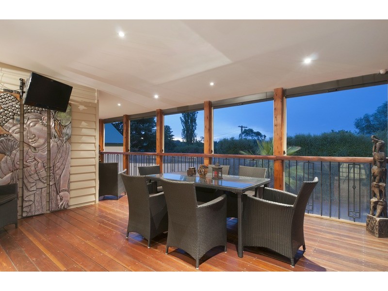 1 Imperial Avenue, Wandin North VIC 3139