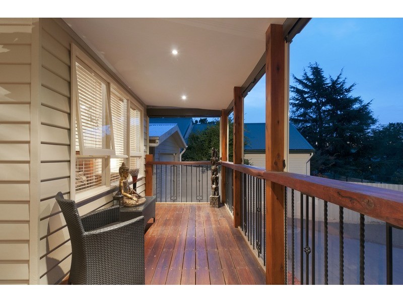 1 Imperial Avenue, Wandin North VIC 3139