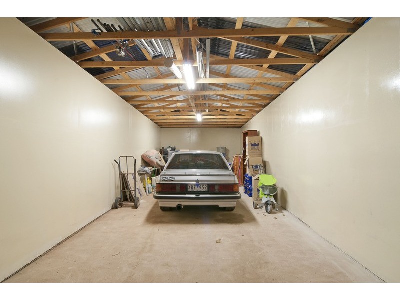 1 Imperial Avenue, Wandin North VIC 3139