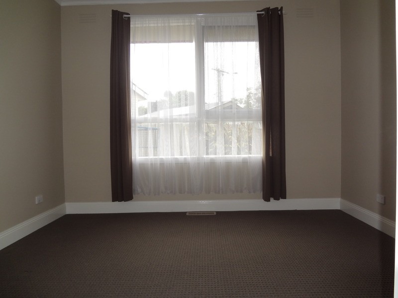 18 Lena Grove, Kilsyth VIC 3137