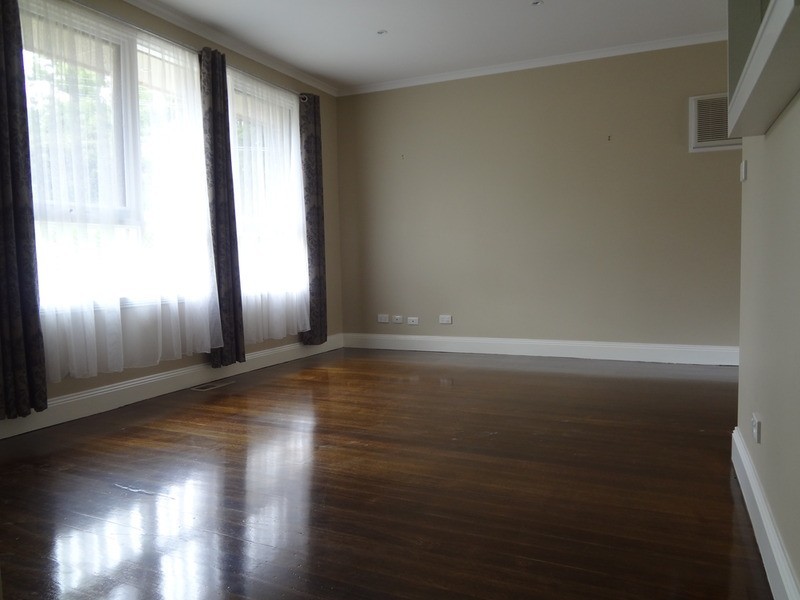 18 Lena Grove, Kilsyth VIC 3137