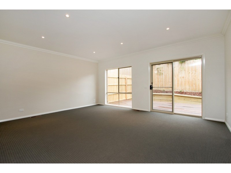 2/100 Dorset Road, Croydon VIC 3136