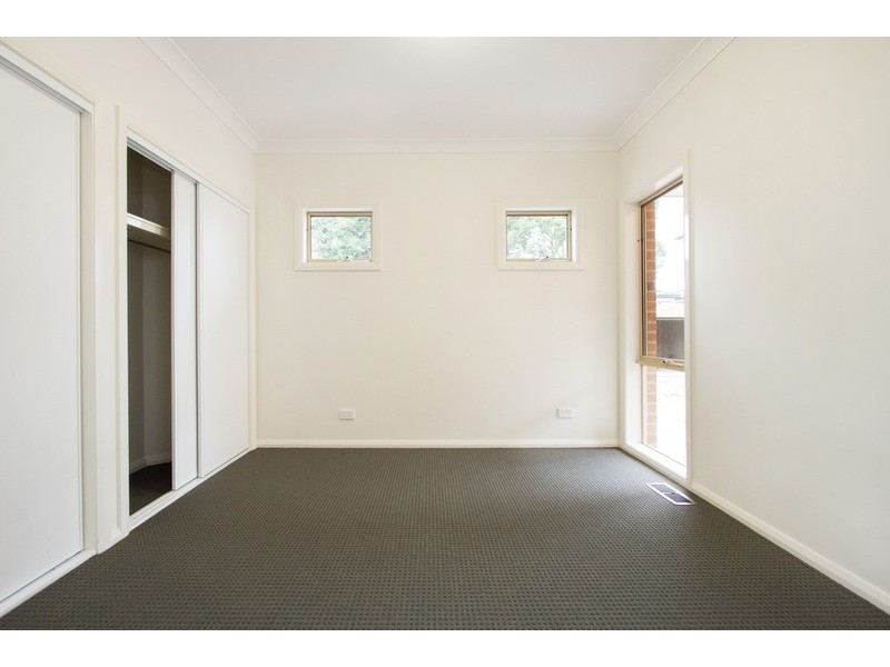 2/100 Dorset Road, Croydon VIC 3136