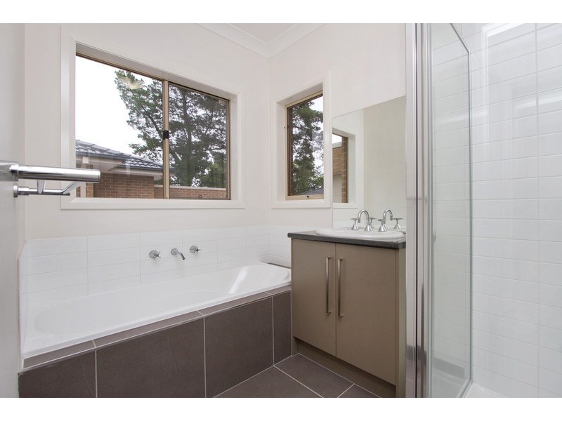 2/100 Dorset Road, Croydon VIC 3136