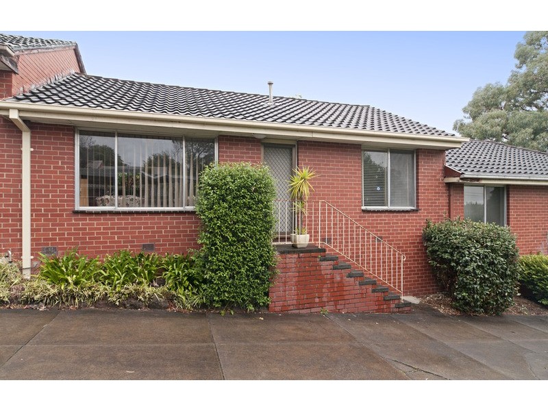 2/14 Newman Road, Mooroolbark VIC 3138