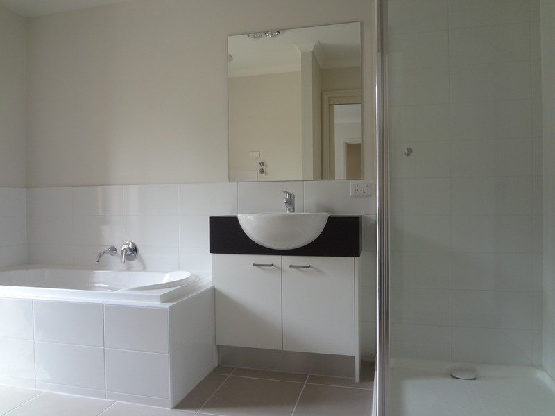 2/16 MacMillan Street, Mooroolbark VIC 3138