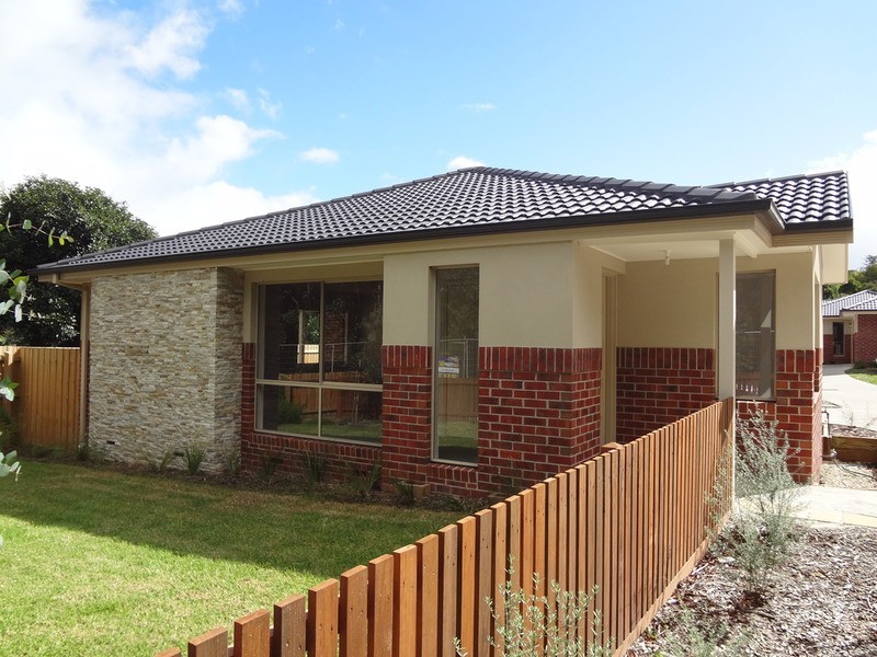 1/16 MacMillan Street, Mooroolbark VIC 3138