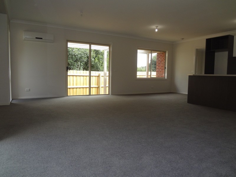 1/16 MacMillan Street, Mooroolbark VIC 3138