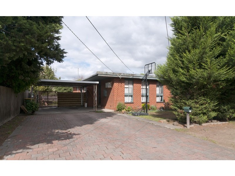 14 Highpoint Avenue, Mooroolbark VIC 3138