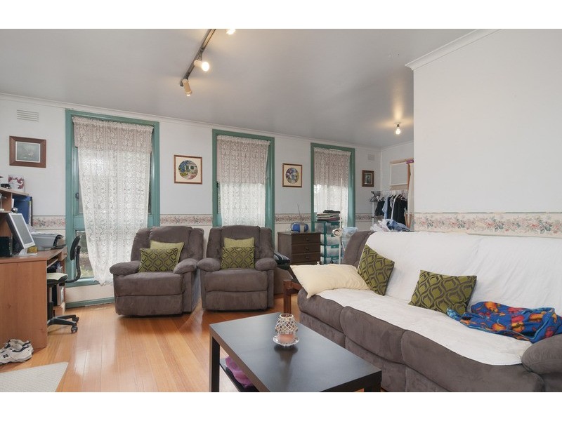 14 Highpoint Avenue, Mooroolbark VIC 3138