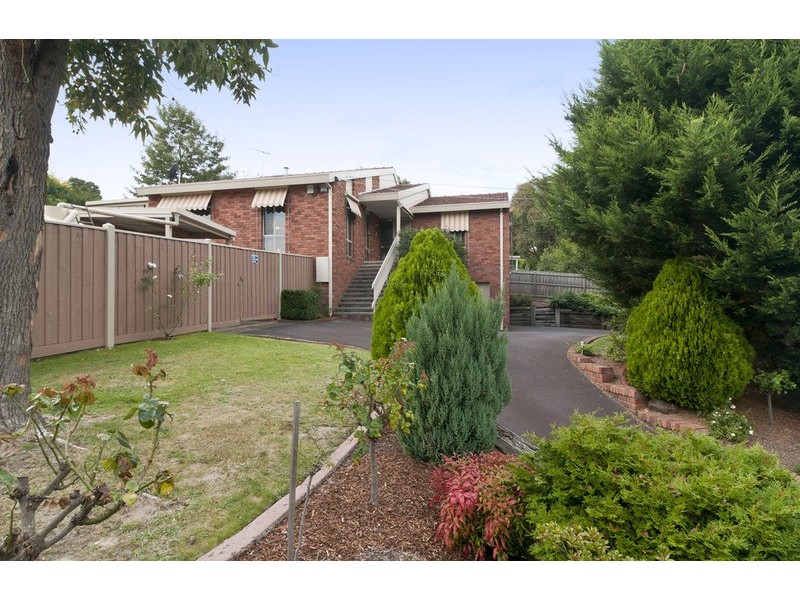84 Rolling Hills Road, Chirnside Park VIC 3116
