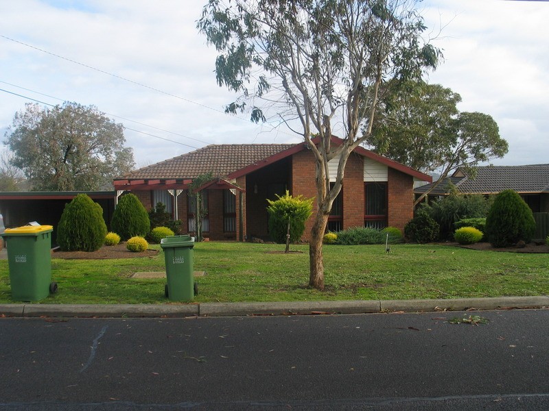 17 Blueberry  Road, Mooroolbark VIC 3138