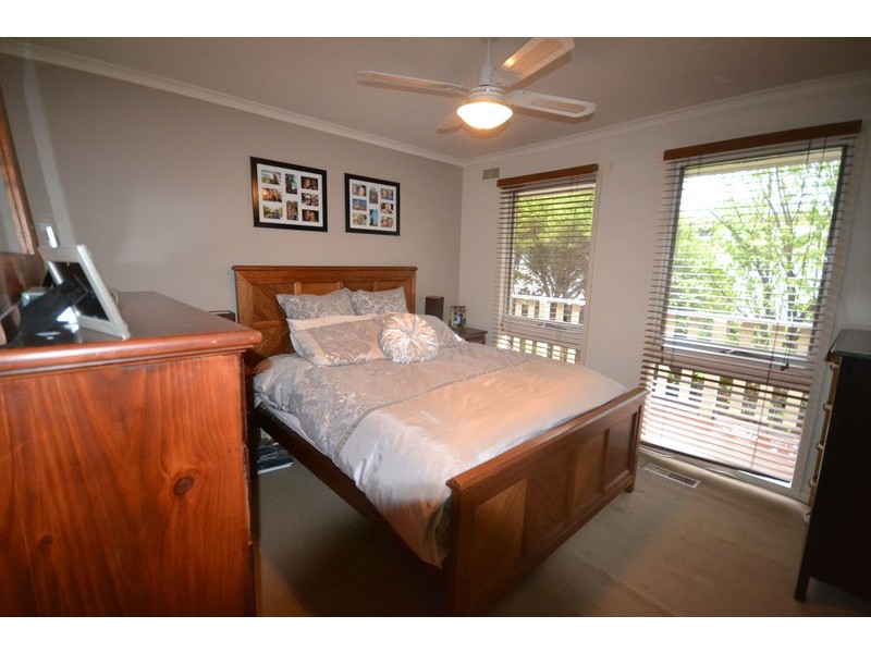 16 Landscape Drive, Mooroolbark VIC 3138