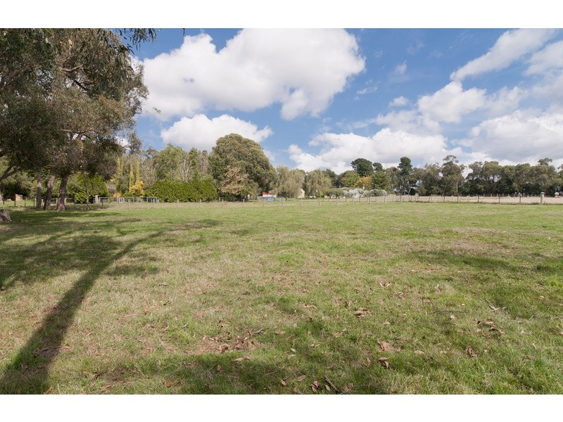 37 Belfast Road, Montrose VIC 3765