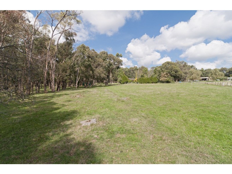 37 Belfast Road, Montrose VIC 3765