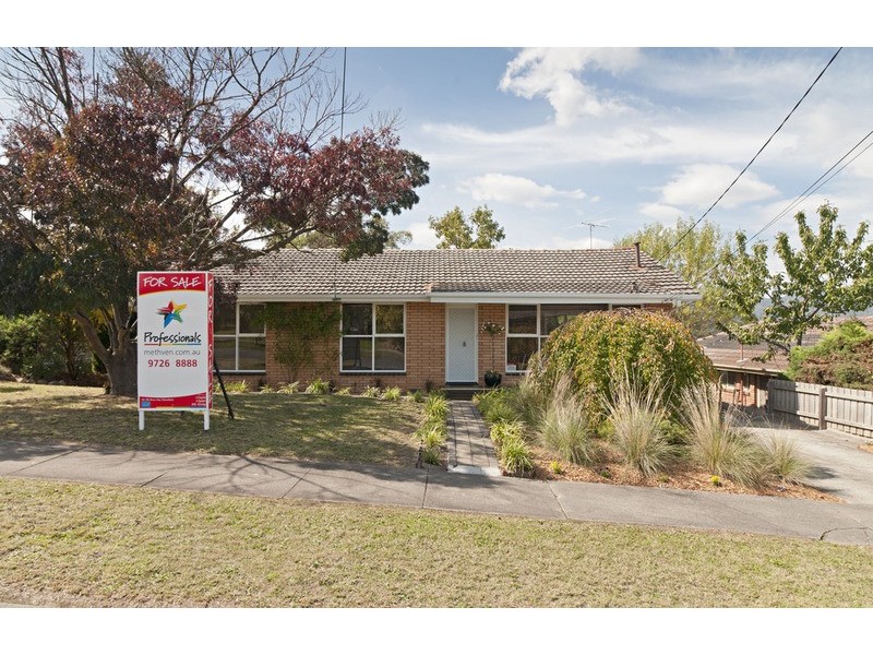 10 Woodville Road, Mooroolbark VIC 3138