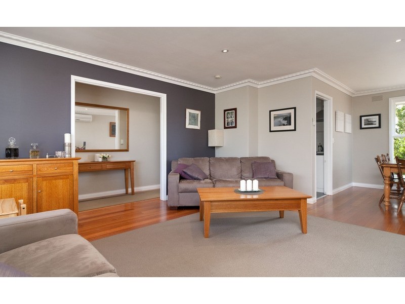 10 Woodville Road, Mooroolbark VIC 3138