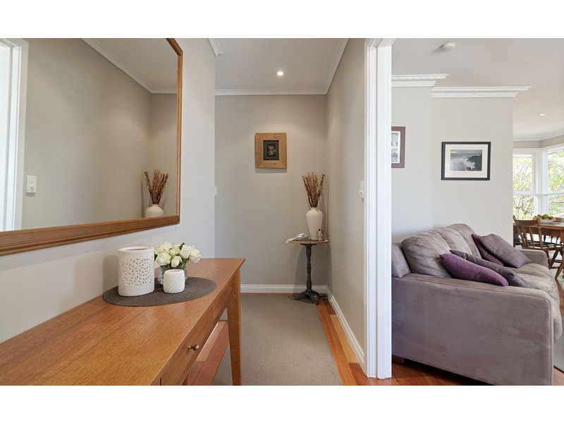 10 Woodville Road, Mooroolbark VIC 3138