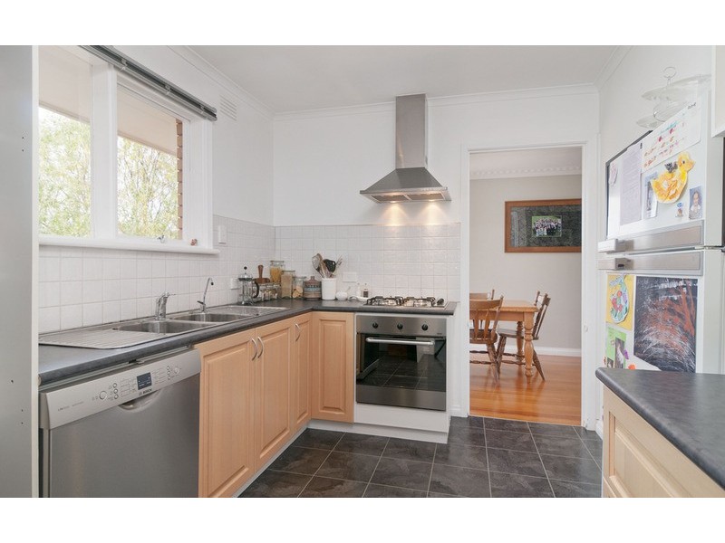 10 Woodville Road, Mooroolbark VIC 3138