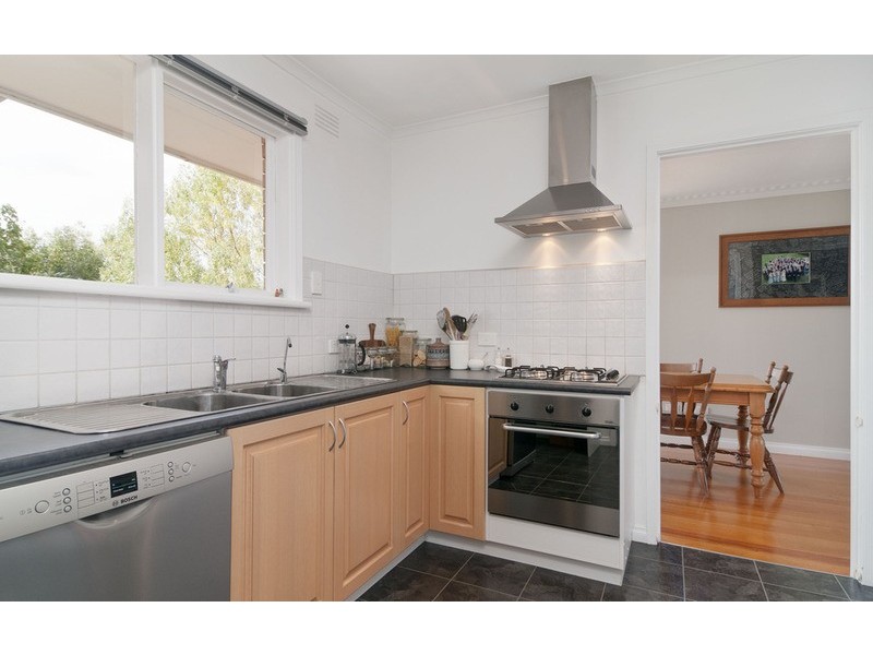 10 Woodville Road, Mooroolbark VIC 3138