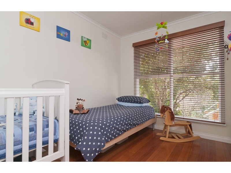 10 Woodville Road, Mooroolbark VIC 3138