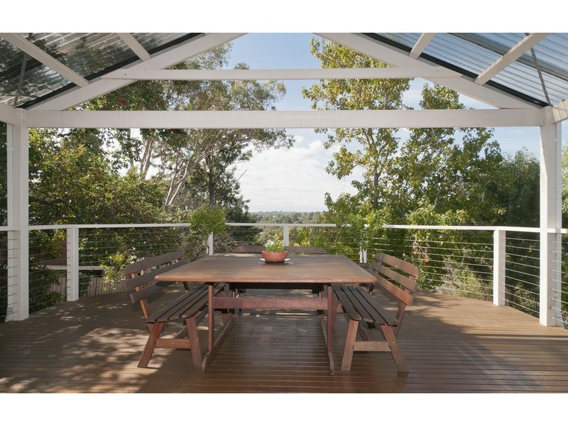 10 Woodville Road, Mooroolbark VIC 3138