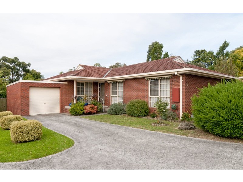 8/100 Hull Road, Croydon VIC 3136