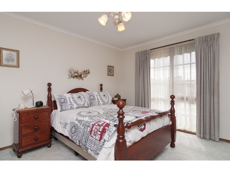 8/100 Hull Road, Croydon VIC 3136