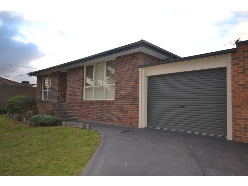 9 David Drive, Mooroolbark VIC 3138