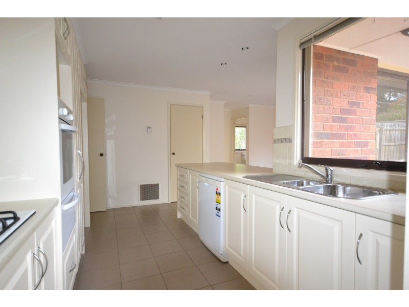 9 David Drive, Mooroolbark VIC 3138