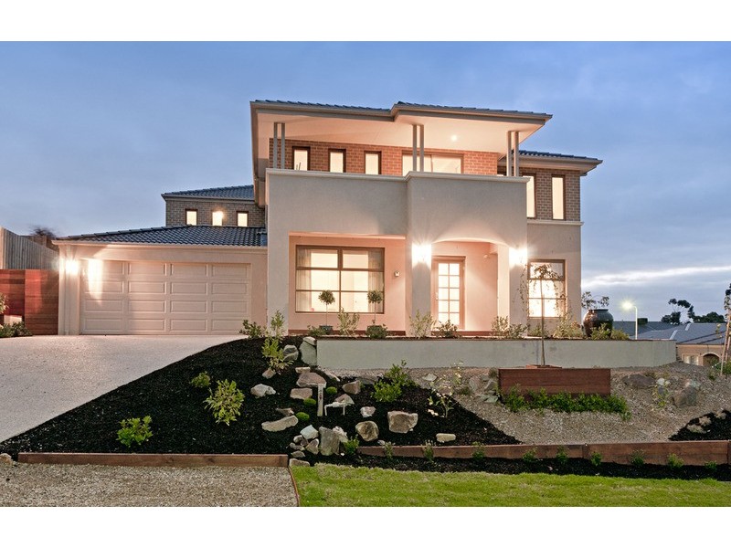 17 Empire Drive, Mooroolbark VIC 3138