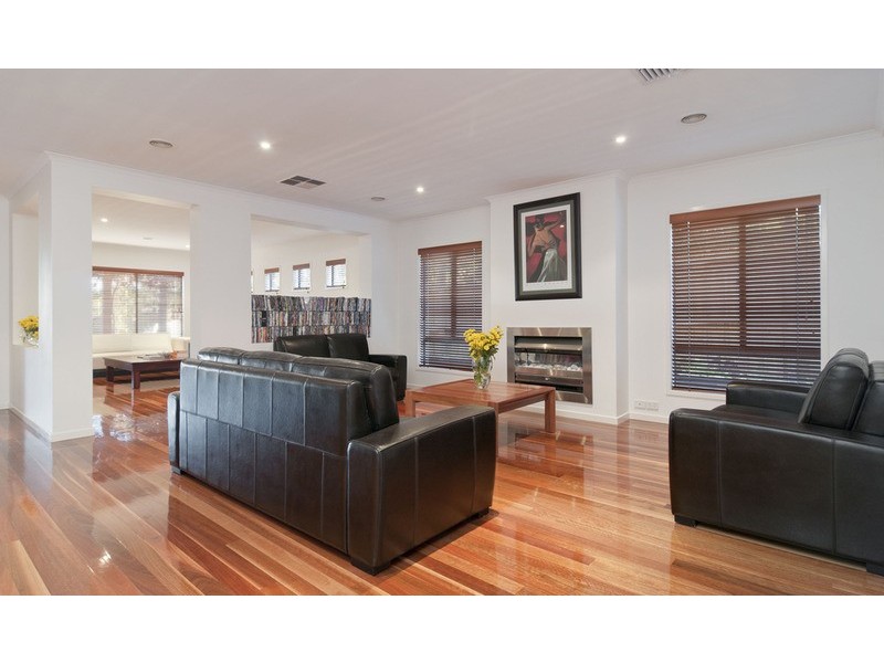 209 Cambridge Road, Mooroolbark VIC 3138