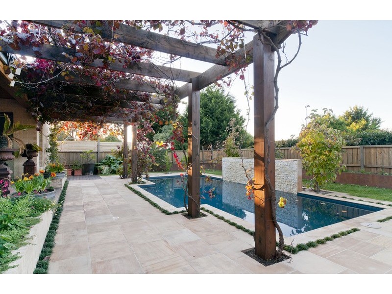 209 Cambridge Road, Mooroolbark VIC 3138