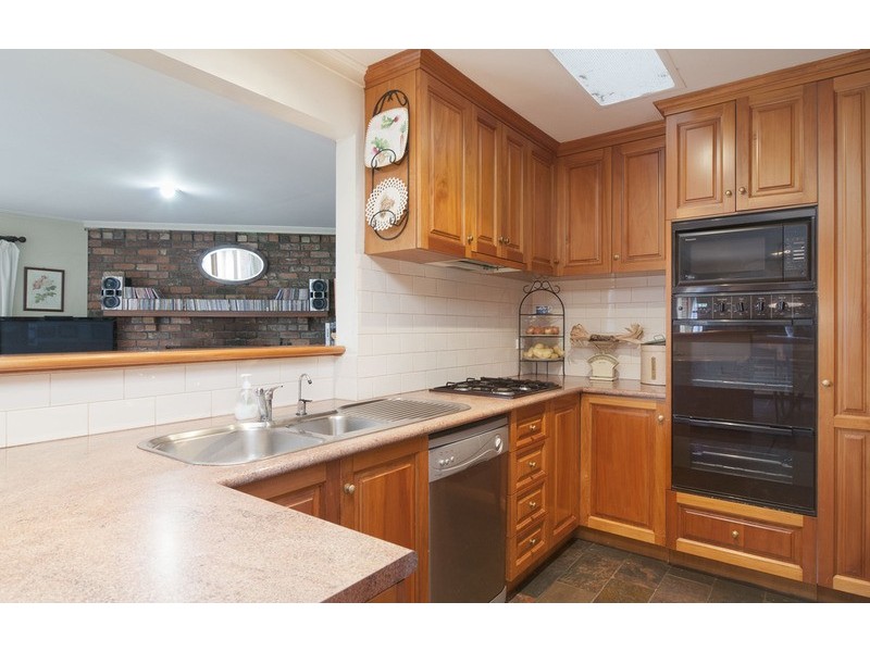 11 Roslyn Street, Montrose VIC 3765