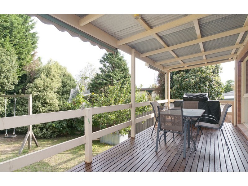 11 Roslyn Street, Montrose VIC 3765