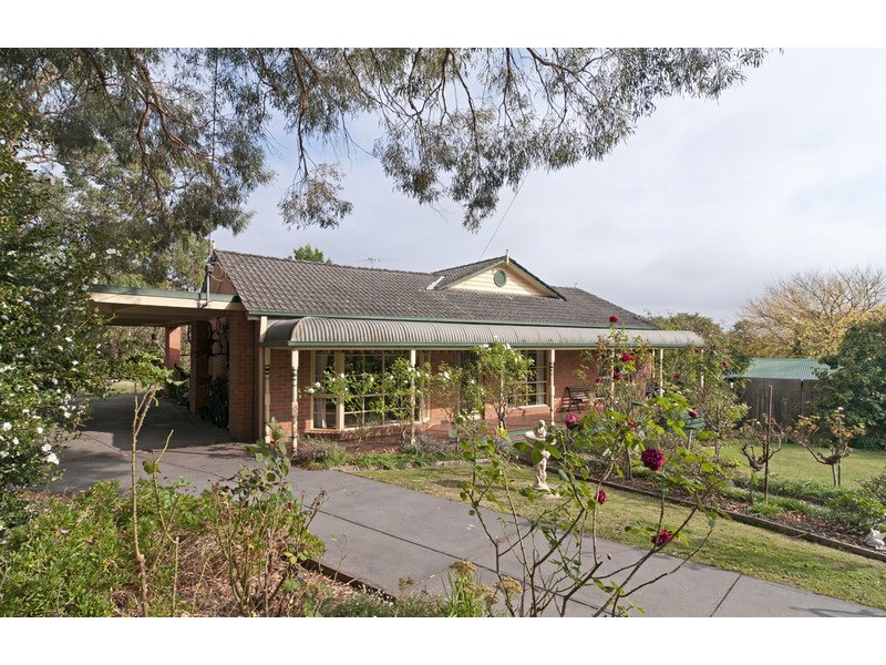11 Roslyn Street, Montrose VIC 3765